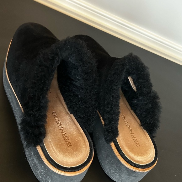 Bernardo Phoebe Black Suede Mules Flats from Anthropologie Sz 6.5 Retail $258 - Picture 6 of 7